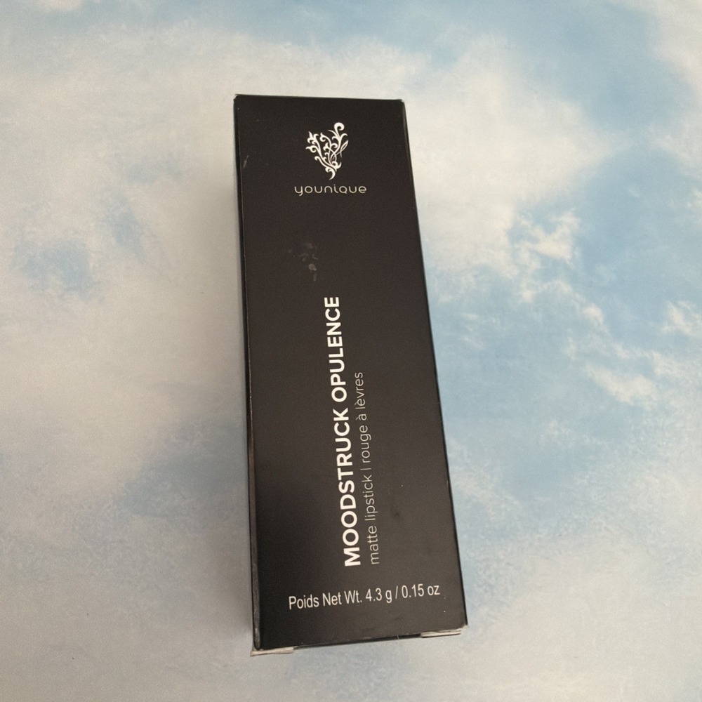 Younique Moodstruck Opulence Lipstick *EASY STREET* FULL SIZE NIB